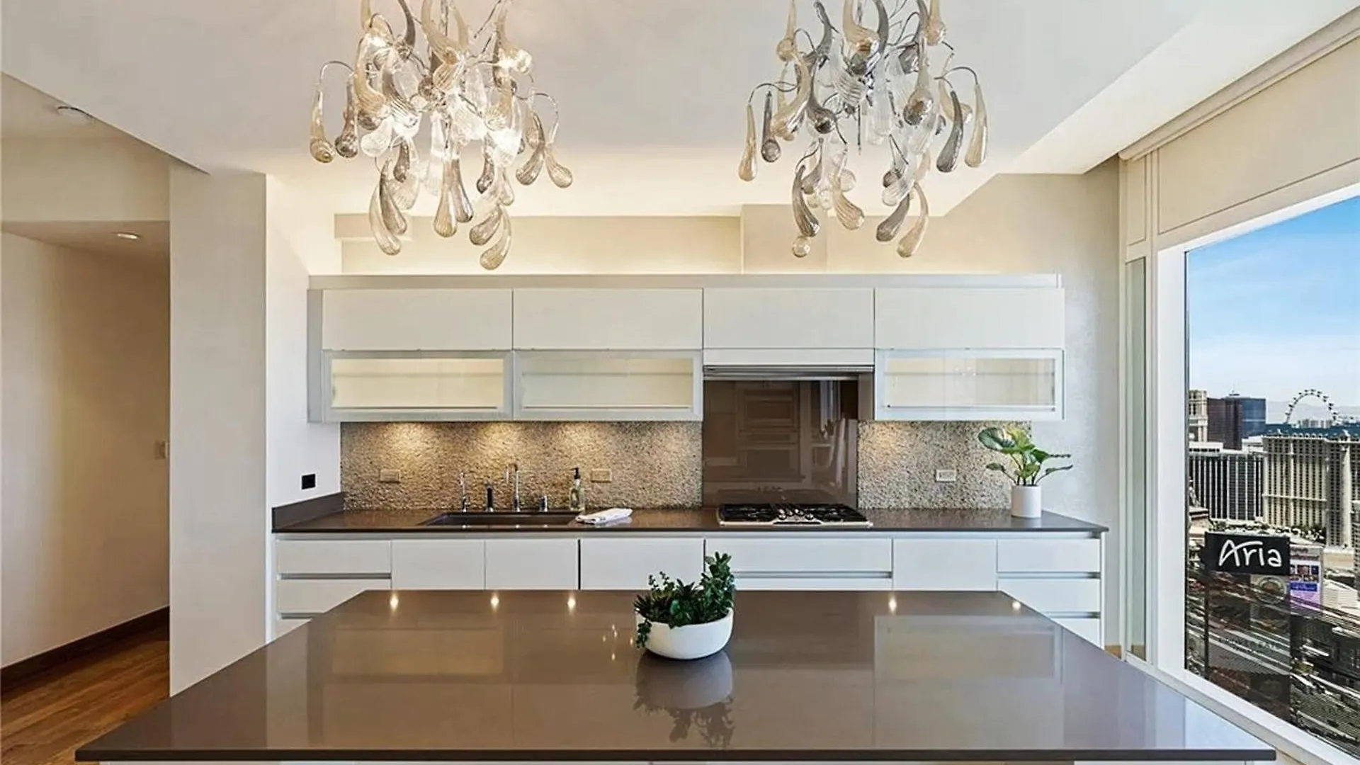 Elegant Two-Bedroom Corner Residence Las Vegas